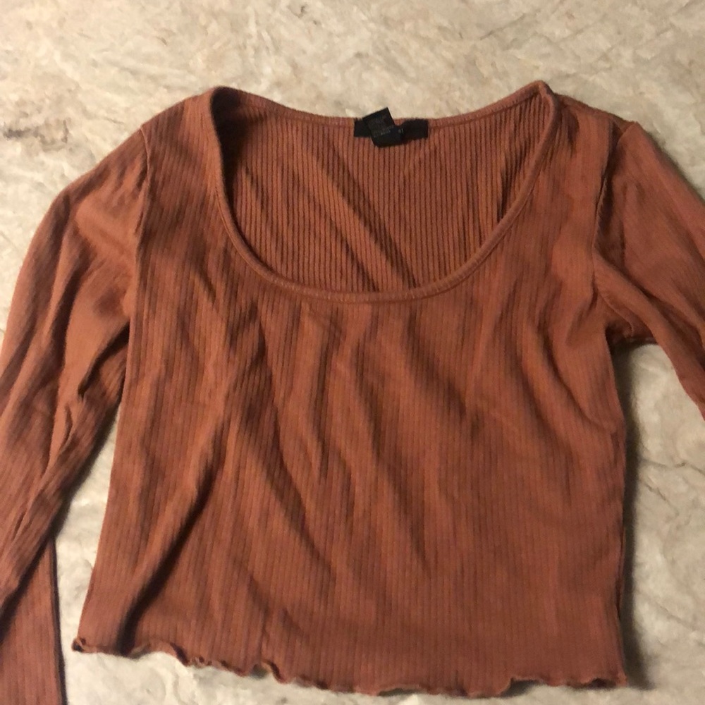 3/$25 ❤️ Rose colored crop top